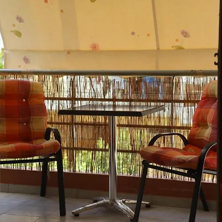 Dimitri's House 아파트